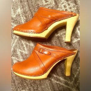 VTG 1970’s Italian Wooden High Heels Platform Leather Mule Clogs